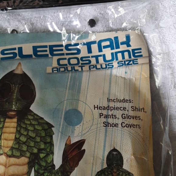 Sleestak Costume - Picture 2 of 7